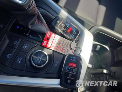 2024 Toyota RAV4 Prime XSE - zdjęcie 8 z 20 - miniatura