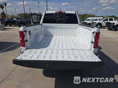 2026 Ram 1500 Big Horn Crew Cab Short Bed - zdjęcie 11 z 22 - miniatura