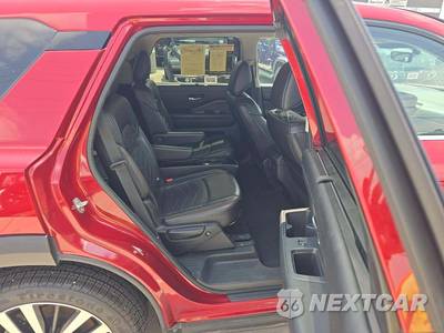 2024 Nissan Pathfinder Platinum - zdjęcie 14 z 27 - miniatura
