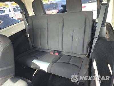 2014 Jeep Wrangler Sport - zdjęcie 13 z 25 - miniatura