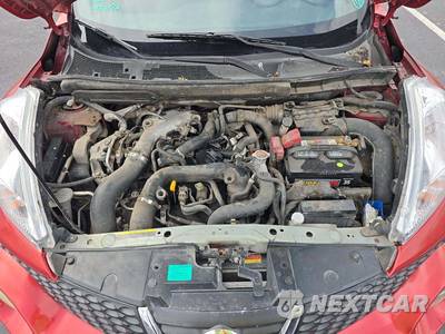 2014 Nissan JUKE SV - zdjęcie 18 z 21 - miniatura