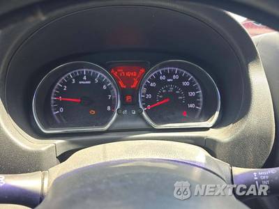 2014 Nissan Versa SV - zdjęcie 9 z 23 - miniatura