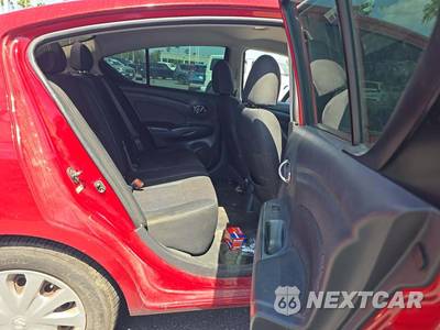 2014 Nissan Versa SV - zdjęcie 16 z 23 - miniatura