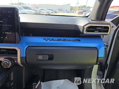 2026 Toyota Tacoma i-FORCE MAX TRD Off Road Crew Cab Medium Bed - zdjęcie 19 z 20 - miniatura