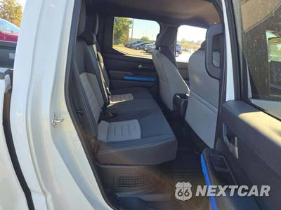 2026 Toyota Tacoma i-FORCE MAX TRD Off Road Crew Cab Medium Bed - zdjęcie 16 z 20 - miniatura