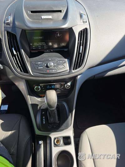 2015 Ford Escape SE - zdjęcie 10 z 28 - miniatura