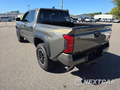 2026 Toyota Tacoma i-FORCE MAX TRD Off Road Crew Cab Medium Bed - zdjęcie 2 z 20 - miniatura