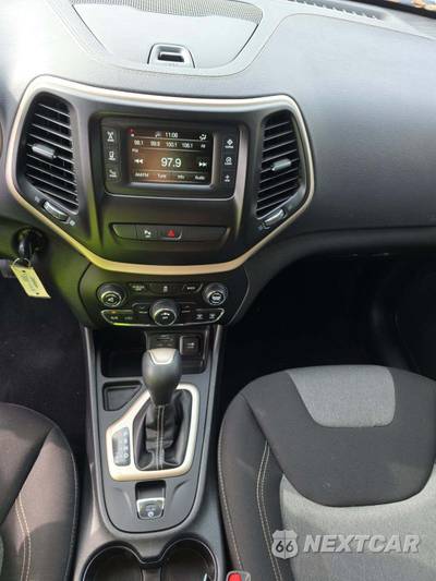 2018 Jeep Cherokee Latitude - zdjęcie 10 z 21 - miniatura