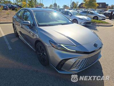 2025 Toyota Camry XSE - zdjęcie 4 z 21 - miniatura