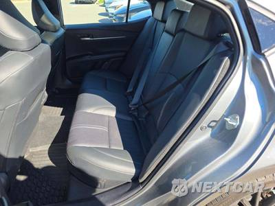 2025 Toyota Camry XSE - zdjęcie 13 z 21 - miniatura