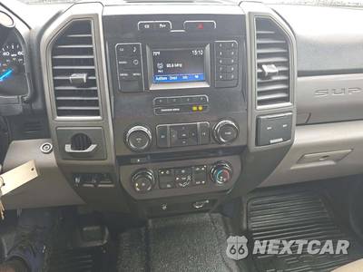 2017 Ford Super Duty F-550 Cab Chassis XL Crew Cab DRW - zdjęcie 10 z 27 - miniatura