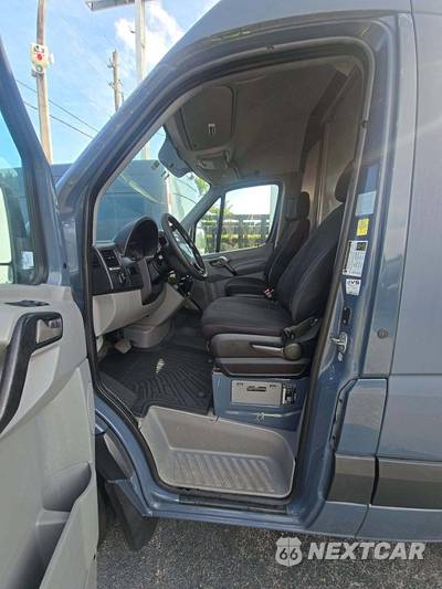 2018 Mercedes-Benz Sprinter 2500 Cargo Van Standard Roof 144.3" WB - zdjęcie 6 z 32 - miniatura