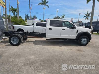 2018 Ford Super Duty F-550 Cab Chassis XL Crew Cab DRW - zdjęcie 4 z 27 - miniatura