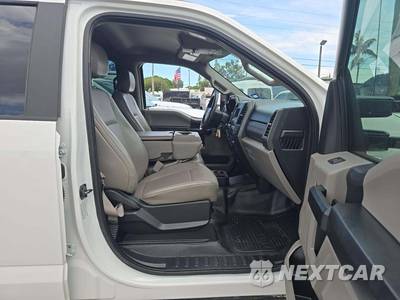 2018 Ford Super Duty F-550 Cab Chassis XL Crew Cab DRW - zdjęcie 17 z 27 - miniatura