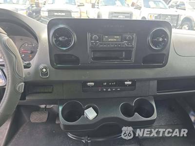 2019 Mercedes-Benz Sprinter 2500 Cargo Van Standard Roof 144.0" WB - zdjęcie 10 z 32 - miniatura