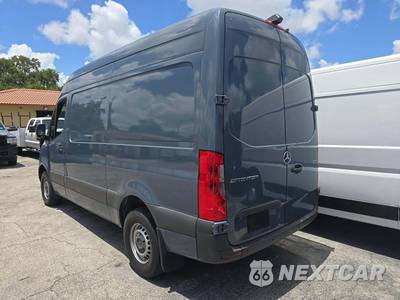 2019 Mercedes-Benz Sprinter 2500 Cargo Van Standard Roof 144.0" WB - zdjęcie 2 z 32 - miniatura