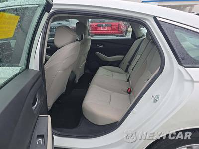 2024 Honda Accord Sedan LX - zdjęcie 10 z 25 - miniatura