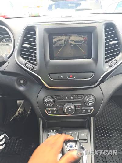 2020 Jeep Cherokee Altitude Edition - zdjęcie 24 z 27 - miniatura