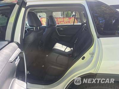 2024 Toyota RAV4 XLE Premium - zdjęcie 10 z 23 - miniatura