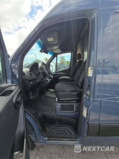 2019 Mercedes-Benz Sprinter 2500 Cargo Van High Roof 170.0" WB - zdjęcie 6 z 38 - miniatura