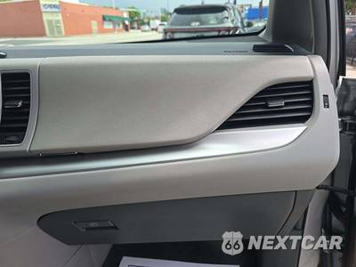 2017 Toyota Sienna LE 7-Passenger 119.3" WB - zdjęcie 20 z 27 - miniatura