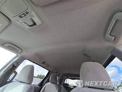 2017 Toyota Sienna LE 7-Passenger 119.3" WB - zdjęcie 11 z 27 - miniatura