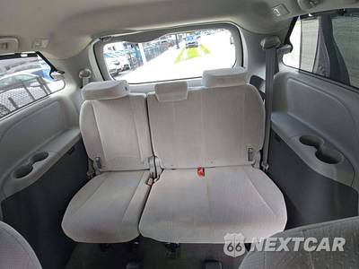 2017 Toyota Sienna LE 7-Passenger 119.3" WB - zdjęcie 14 z 27 - miniatura