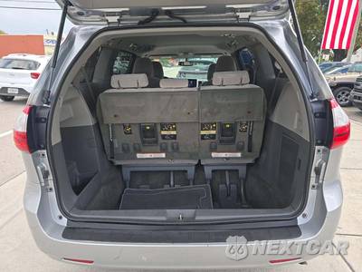 2017 Toyota Sienna LE 7-Passenger 119.3" WB - zdjęcie 15 z 27 - miniatura