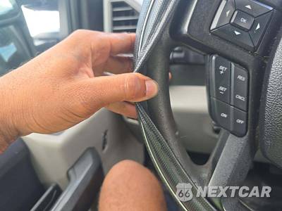 2017 Ford Super Duty F-450 Cab Chassis XL Crew Cab DRW - zdjęcie 18 z 32 - miniatura