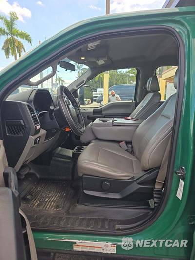 2017 Ford Super Duty F-450 Cab Chassis XL Crew Cab DRW - zdjęcie 6 z 32 - miniatura