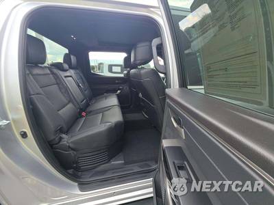 2025 Toyota Tundra i-FORCE MAX Limited Crew Cab Short Bed - zdjęcie 16 z 21 - miniatura