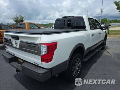 2017 Nissan TITAN XD Platinum Reserve Crew Cab Medium Bed - zdjęcie 3 z 22 - miniatura