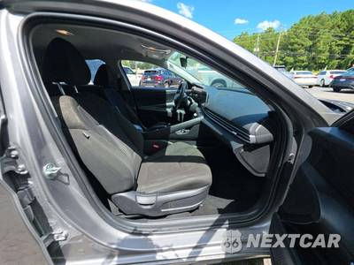 2024 Hyundai Elantra SEL - zdjęcie 18 z 22 - miniatura