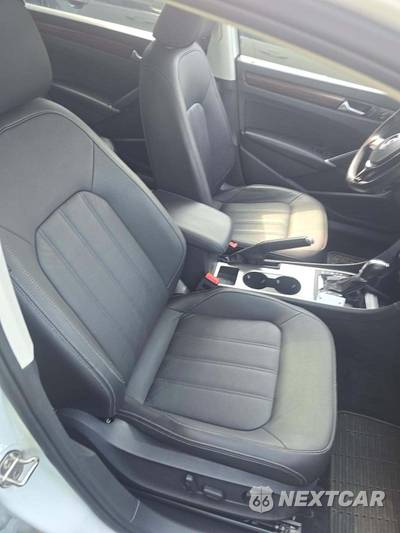 2020 Volkswagen Passat 2.0T SEL - zdjęcie 18 z 21 - miniatura