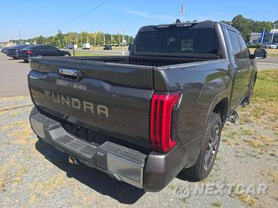 2022 Toyota Tundra Limited Crew Cab Short Bed - zdjęcie 3 z 22 - miniatura