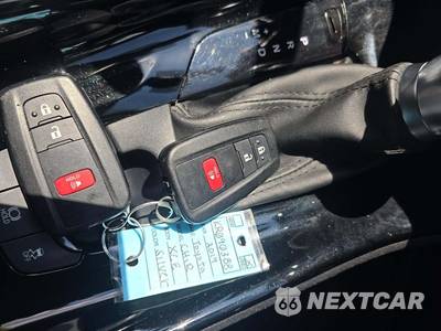2019 Toyota C-HR XLE - zdjęcie 8 z 20 - miniatura