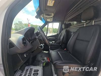 2024 Mercedes-Benz Sprinter 2500 Cargo Van 144.0" WB - zdjęcie 6 z 19 - miniatura