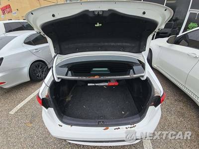 2020 Toyota Corolla LE Sedan - zdjęcie 14 z 29 - miniatura