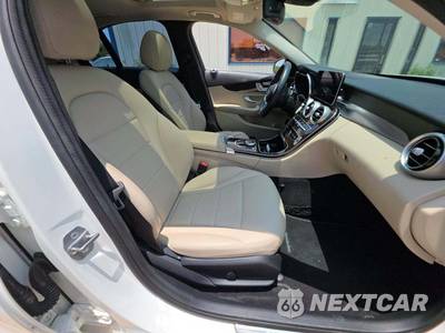 2021 Mercedes-Benz C 300 Sedan - zdjęcie 15 z 17 - miniatura