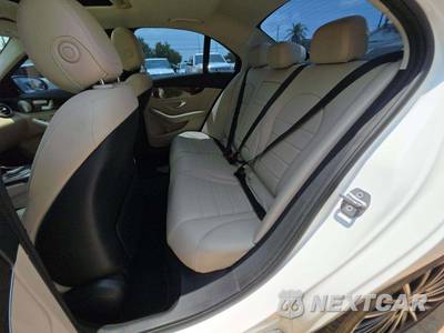 2021 Mercedes-Benz C 300 Sedan - zdjęcie 10 z 17 - miniatura