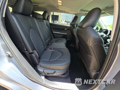 2020 Toyota Highlander Hybrid XLE - zdjęcie 17 z 21 - miniatura