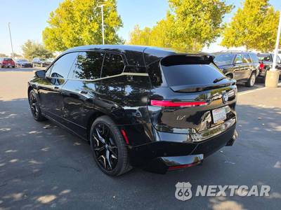 2023 BMW iX Sports Activity Vehicle M60 - zdjęcie 2 z 30 - miniatura
