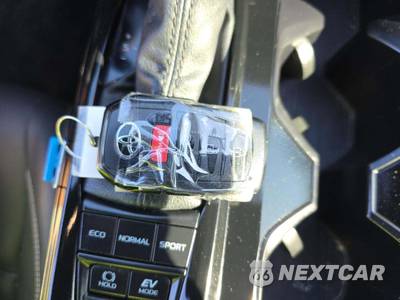 2025 Toyota Camry SE - zdjęcie 5 z 21 - miniatura