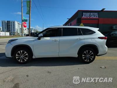 2021 Toyota Highlander XLE - zdjęcie 3 z 32 - miniatura