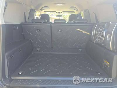 2008 Toyota FJ Cruiser w/Rear Doors - zdjęcie 11 z 21 - miniatura