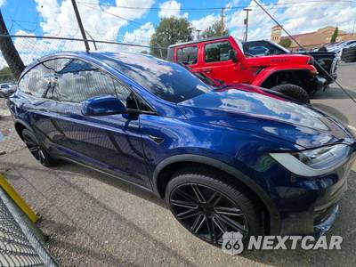 2022 Tesla Model X - zdjęcie 4 z 31 - miniatura