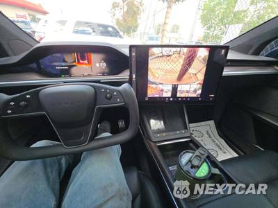 2022 Tesla Model X - zdjęcie 10 z 31 - miniatura