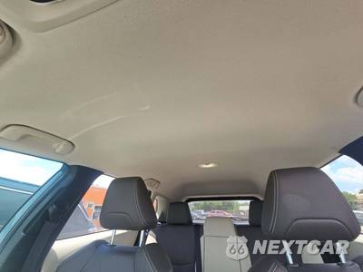 2022 Toyota Corolla Cross XLE - zdjęcie 11 z 28 - miniatura