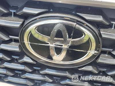 2022 Toyota Corolla Cross XLE - zdjęcie 24 z 28 - miniatura