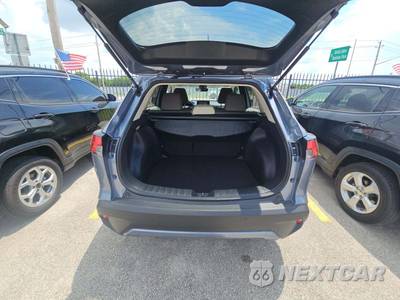 2022 Toyota Corolla Cross XLE - zdjęcie 14 z 28 - miniatura
